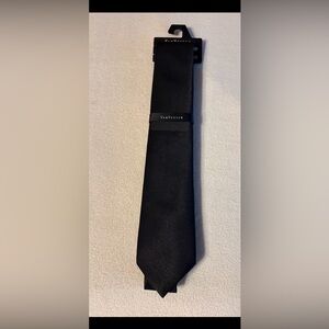 Van Heusen Classic Black Necktie with Tie Tac bar